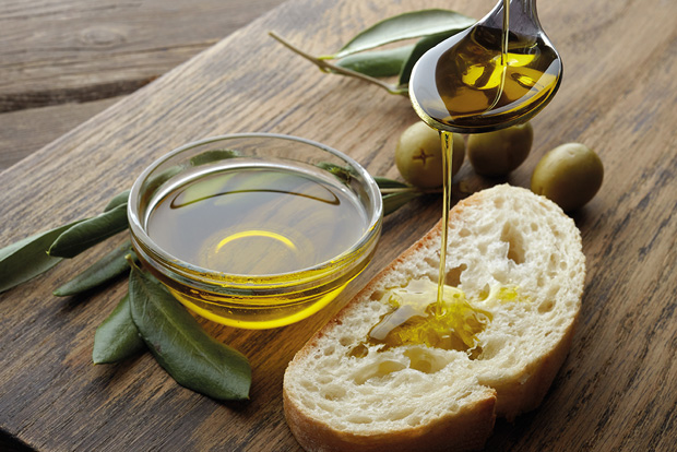 Feiere das Neue Olivenöl