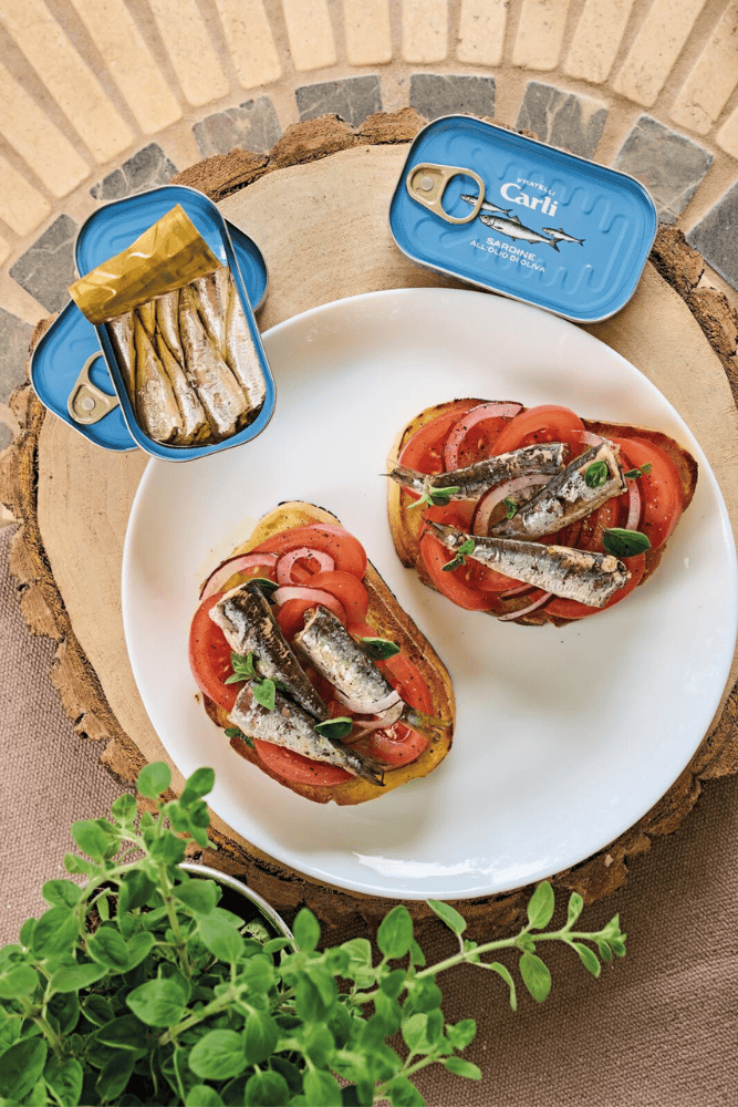 Sardinen auf bruschettas