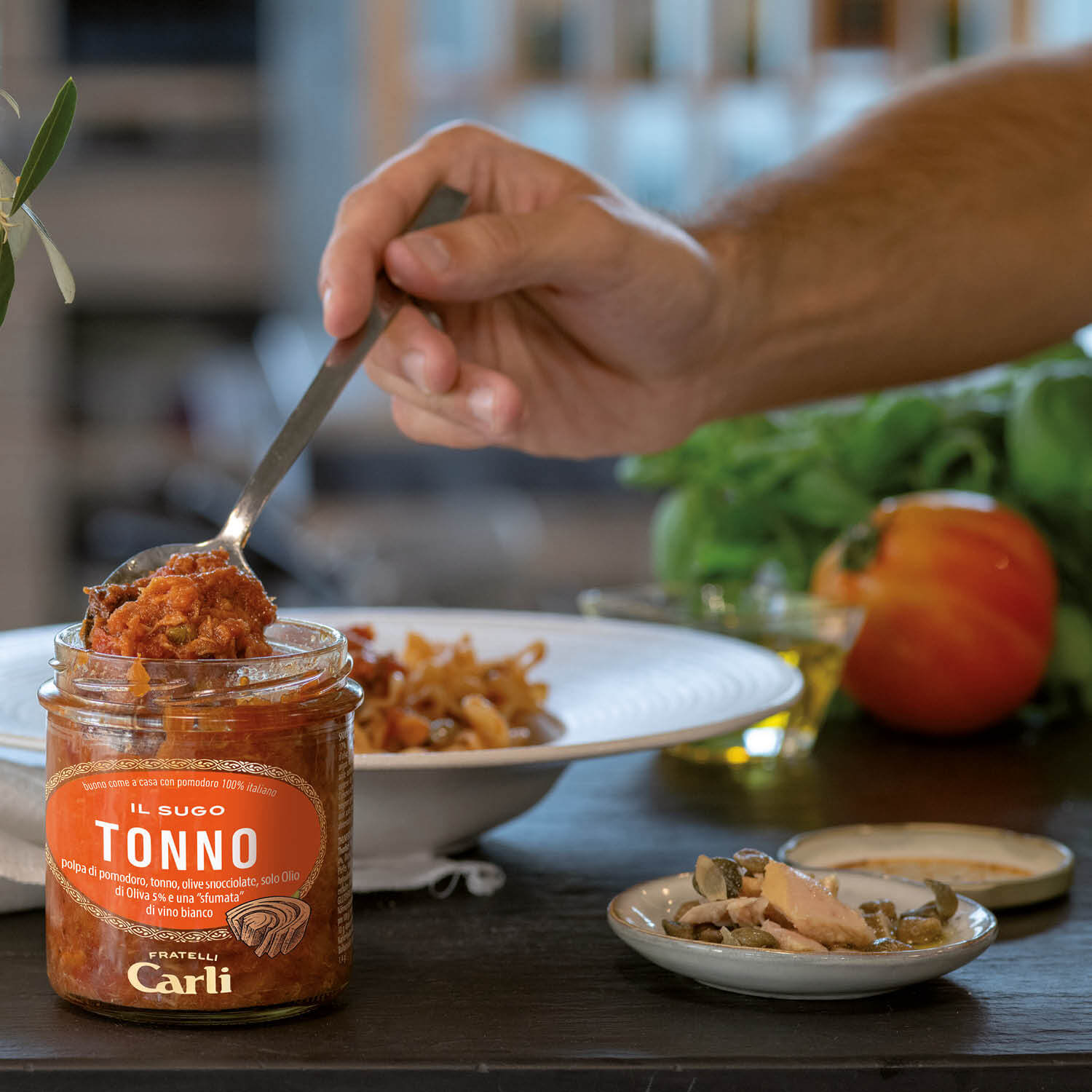 Tomatensauce mit Thunfisch