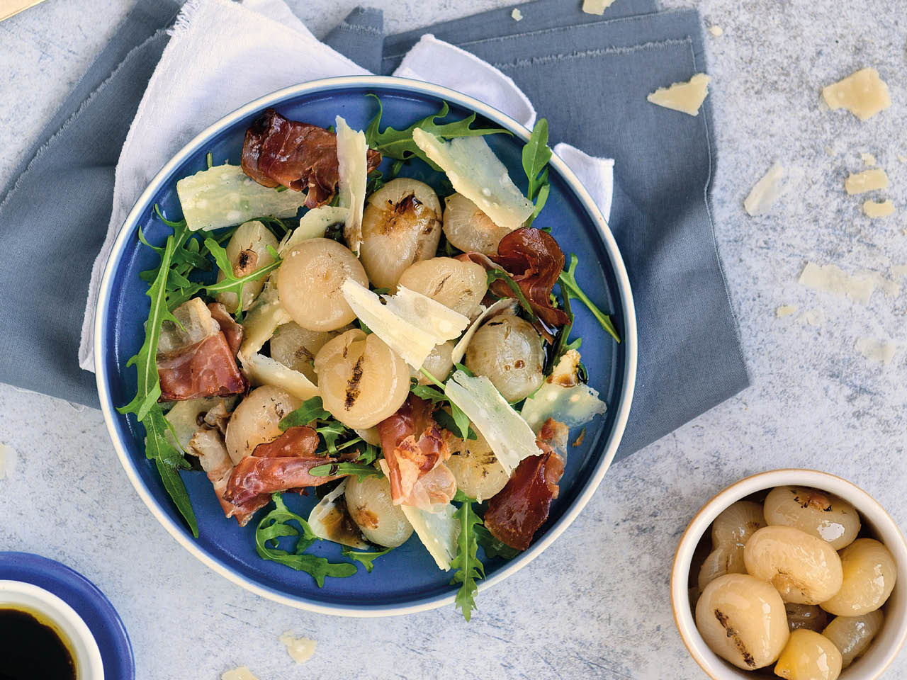 Zwiebeln, Piadina und Charcuterieplatte