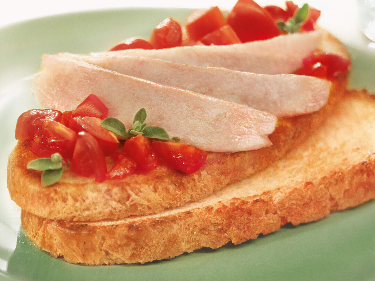 Bruschetta mit Thunfisch und Kirschtomaten