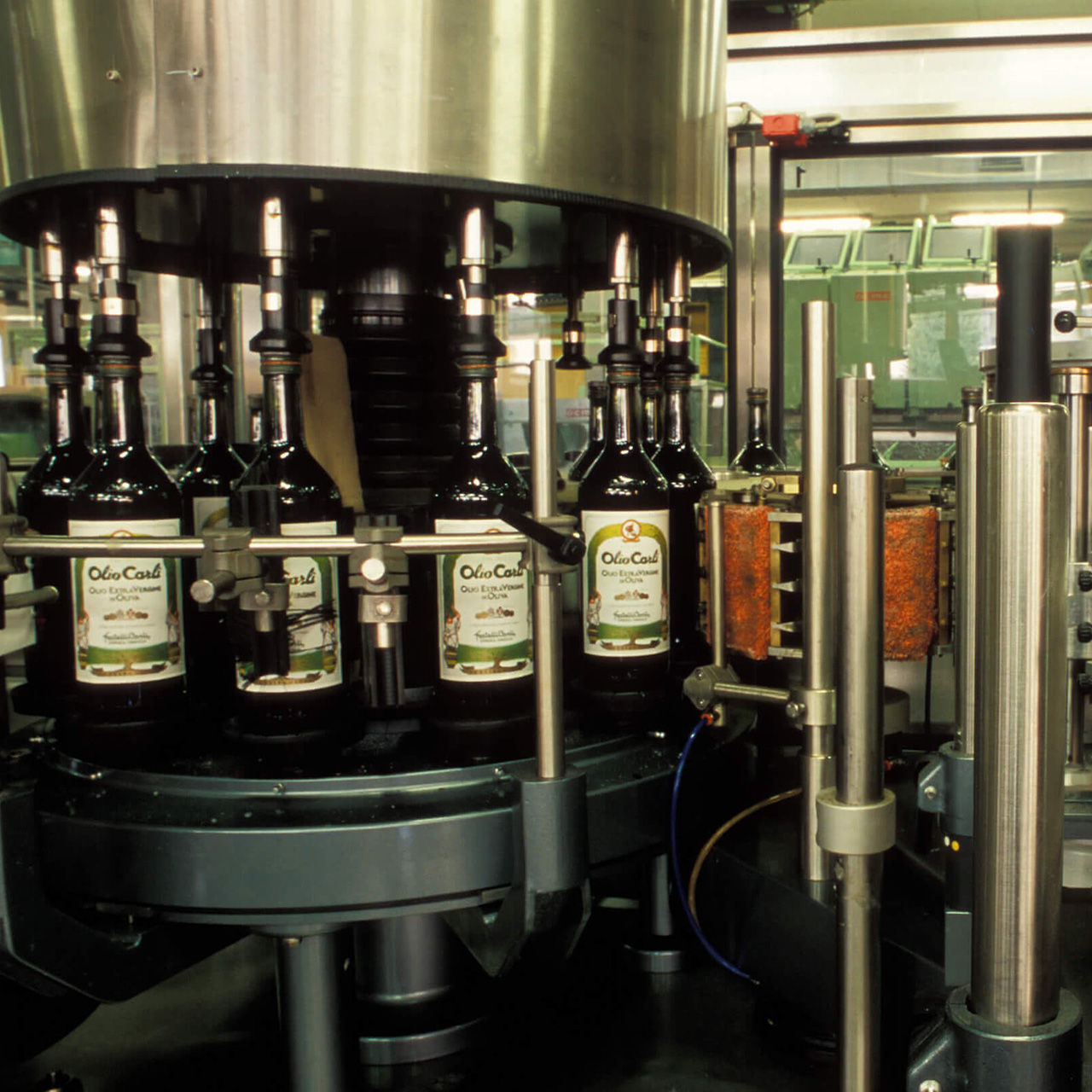 Flaschen mit Natives Olivenöl Delicato 